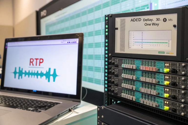 RTP audio quality and delay testing on laptop and telecom measurement rack equipment